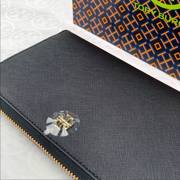 Tory Burch Emerson Leather Zip Around Wallet - Picture 4 of 8